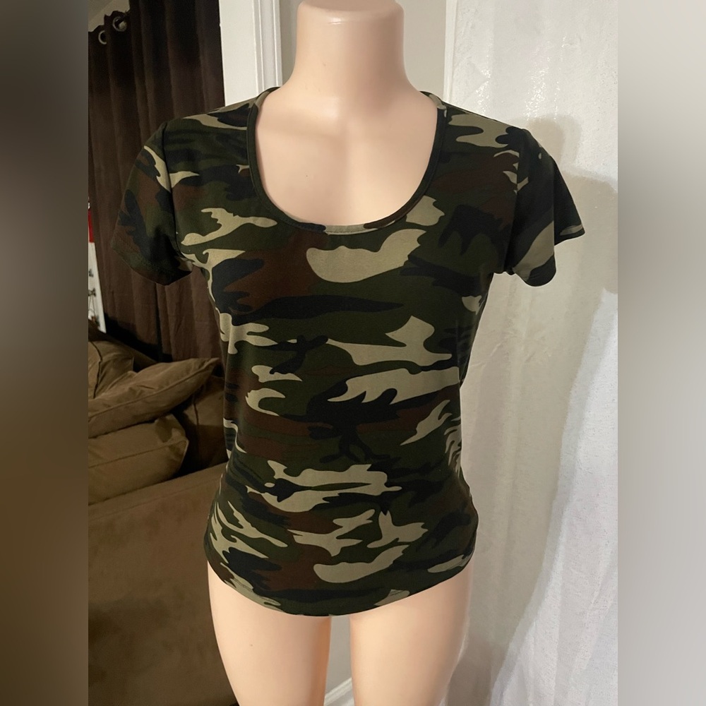 Hot Kiss Camo camouflage Print Women's Top form fit soldier army